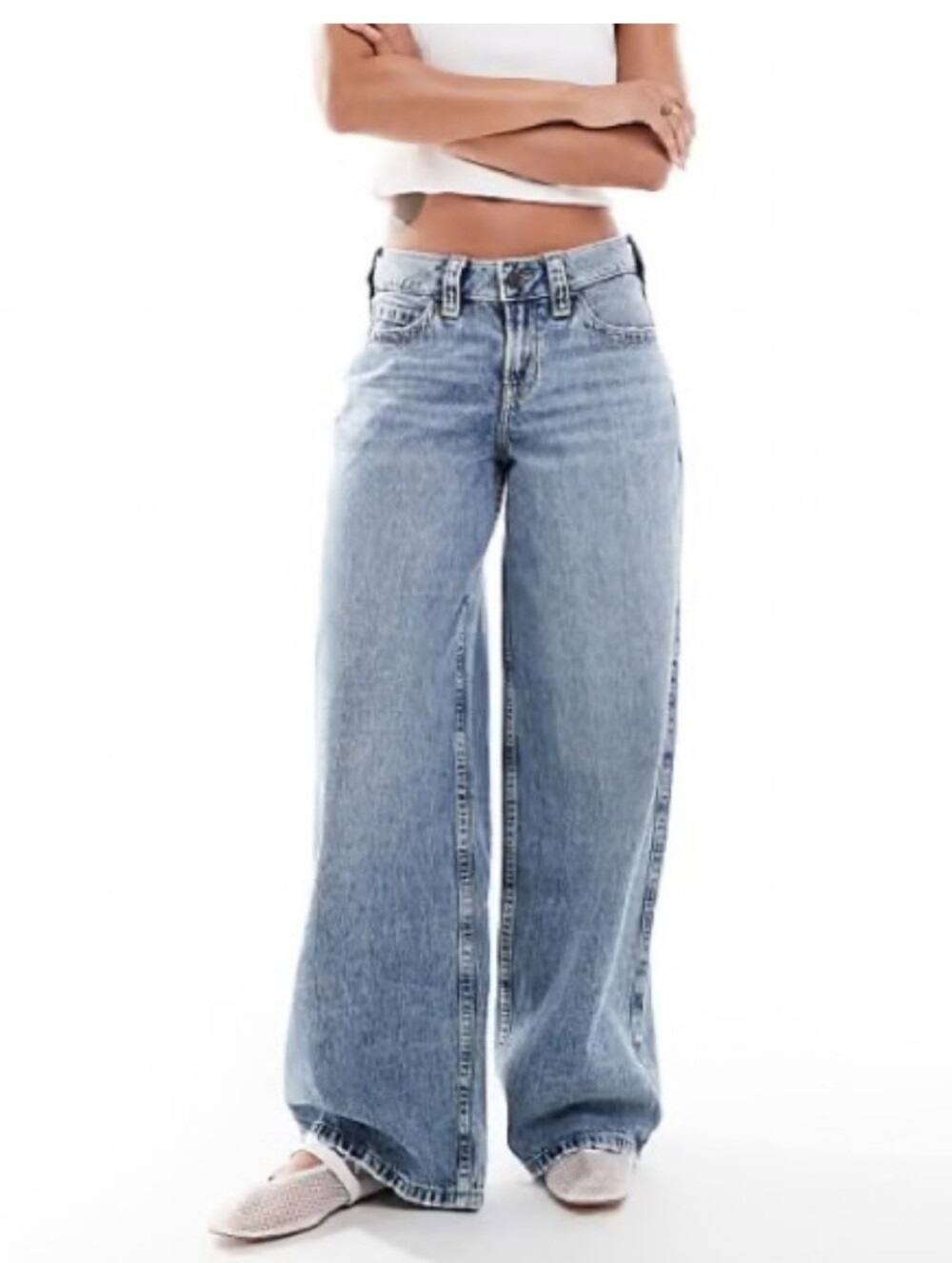 NEW! HOLLISTER Wome's Baggy Low-Rise Wide-Leg Jeans In Blue Ligth Wash Sz 6R/W28 - Picture 15 of 16